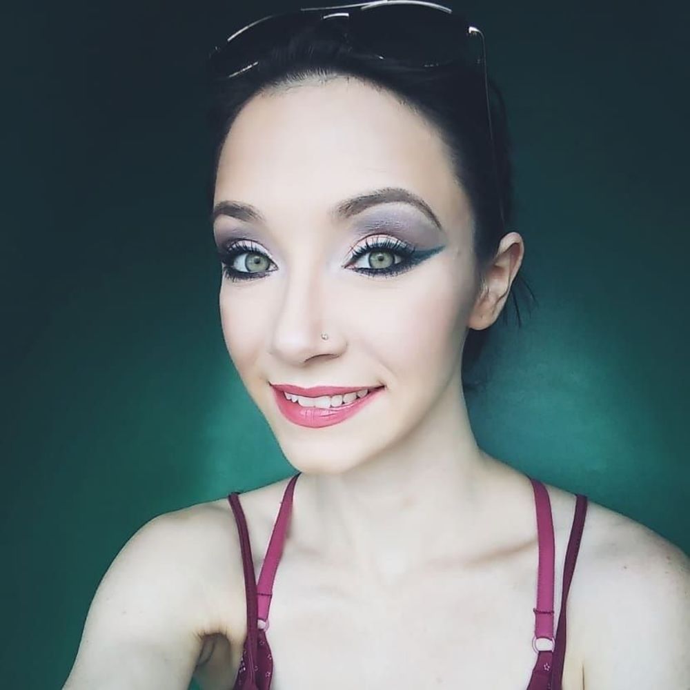 Meet your Posher, Dominique